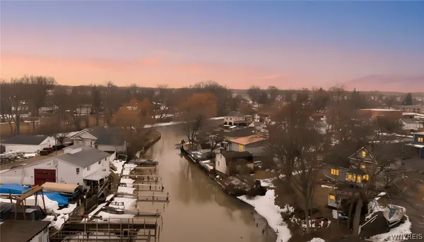 $2,800 | 8726 Point Avenue, Niagara Falls, NY 14304