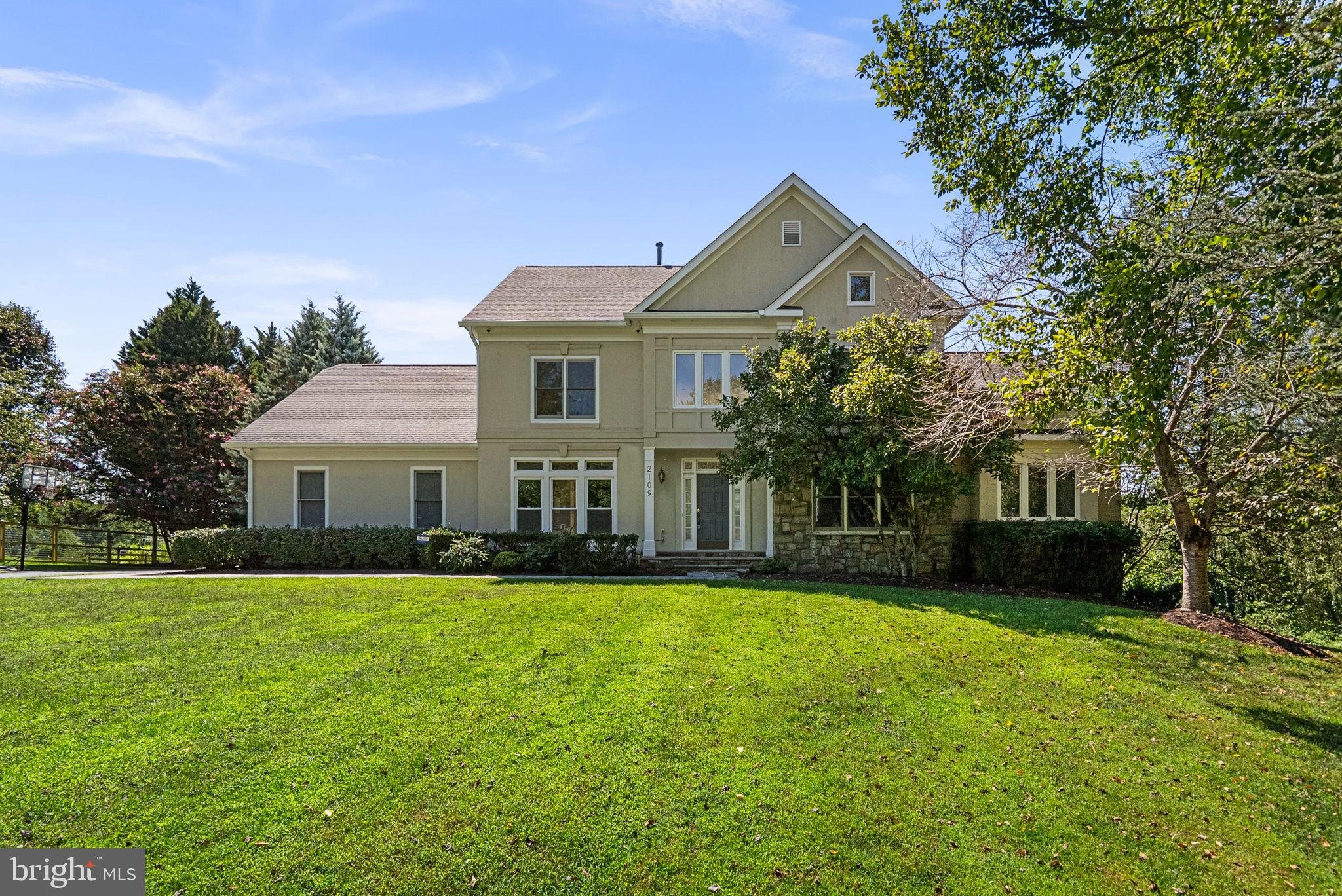 Great Curb Appeal!