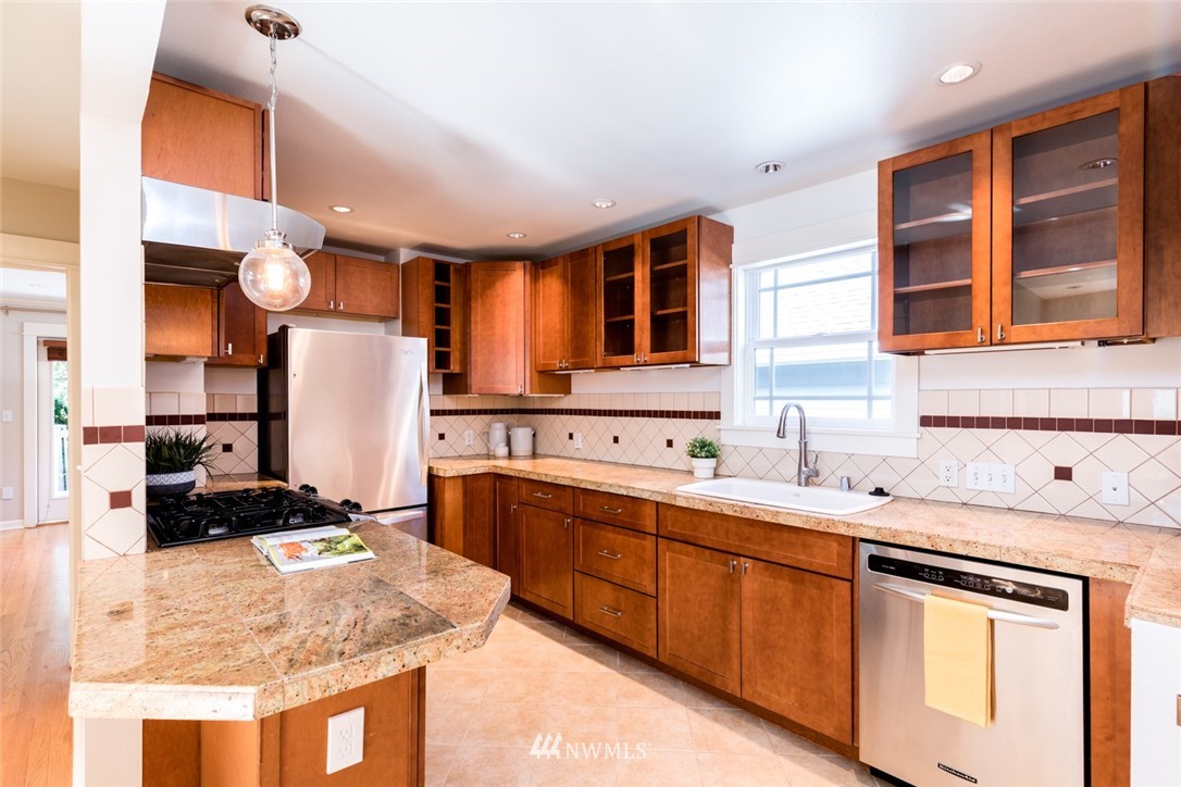 534 North 68th Street Seattle, WA 98103 - Photo 8 of 25 Gallery Image 8