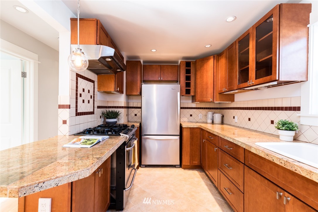 534 North 68th Street Seattle, WA 98103 - Photo 9 of 25 Gallery Image 9