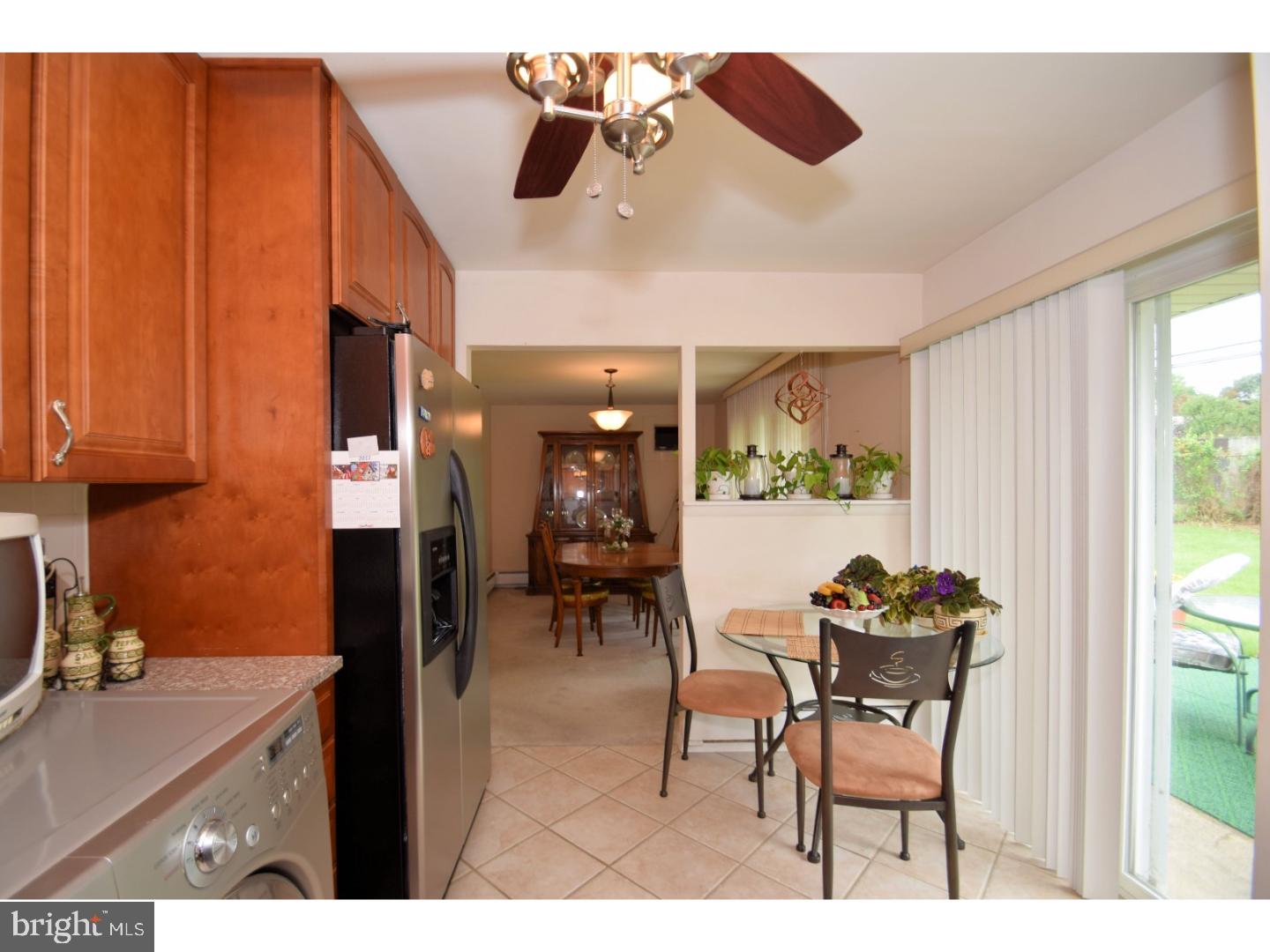 32 Hemlock Road Levittown, PA 19056 - Photo 11 of 25 Kitchen