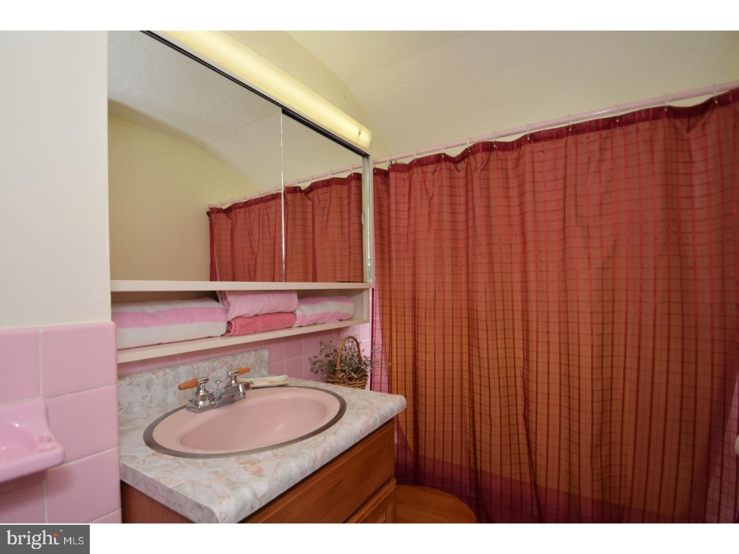 32 Hemlock Road Levittown, PA 19056 - Photo 19 of 25 Bathroom