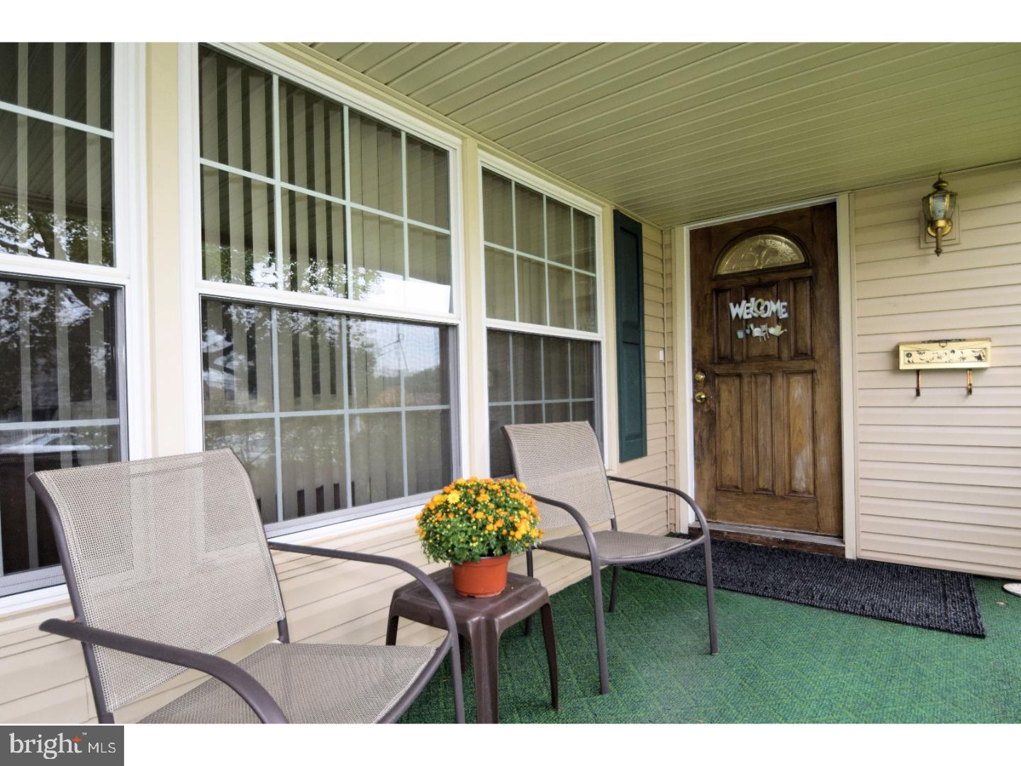 32 Hemlock Road Levittown, PA 19056 - Photo 2 of 25 Porch