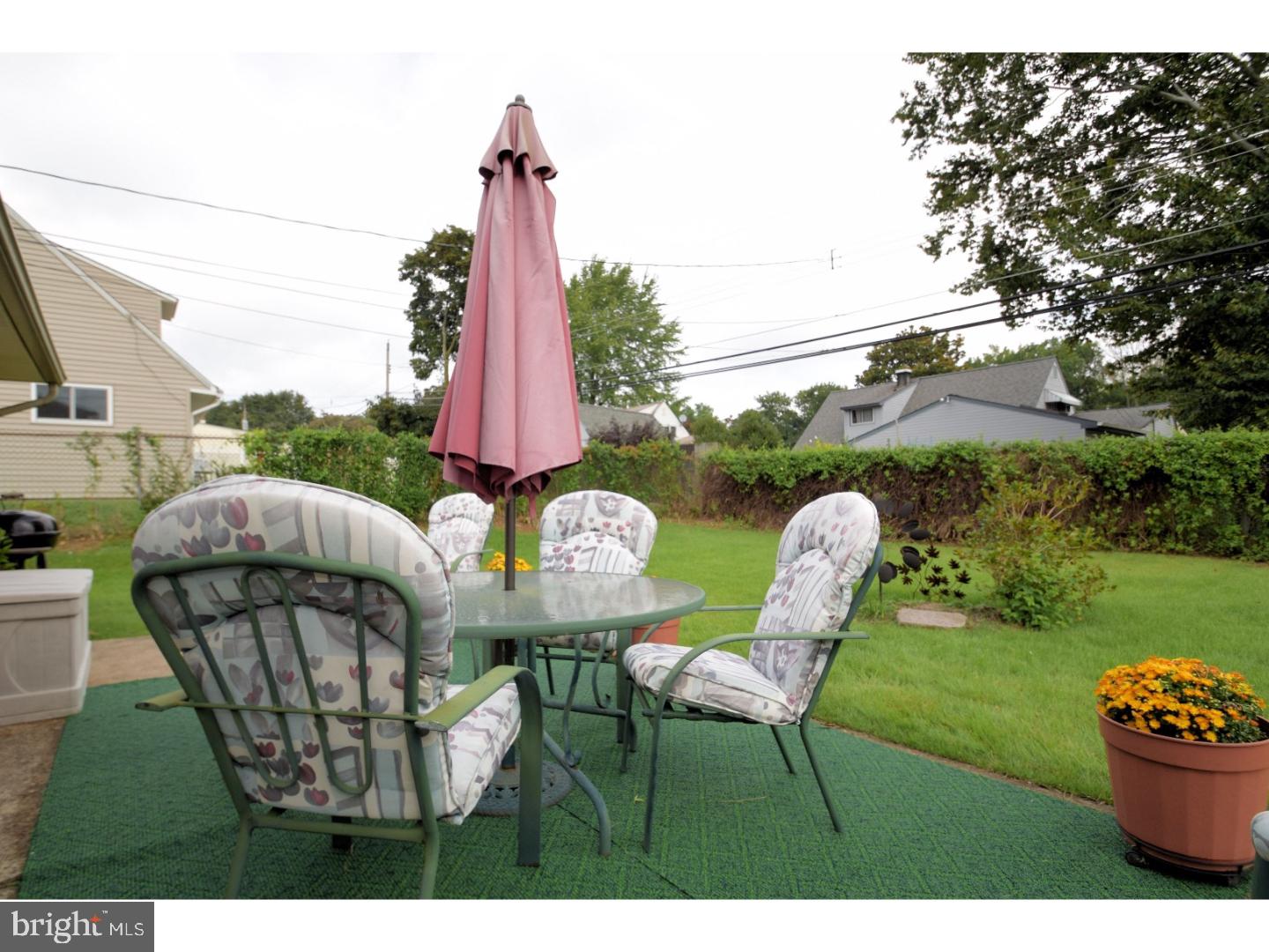 32 Hemlock Road Levittown, PA 19056 - Photo 24 of 25 Patio