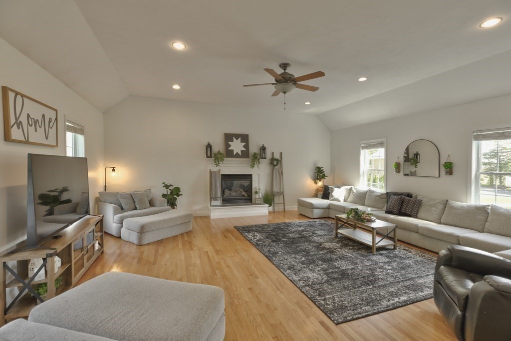 18 Pinedale Road Middleton, MA 01949 - Photo 5 of 29 Gallery Image 5