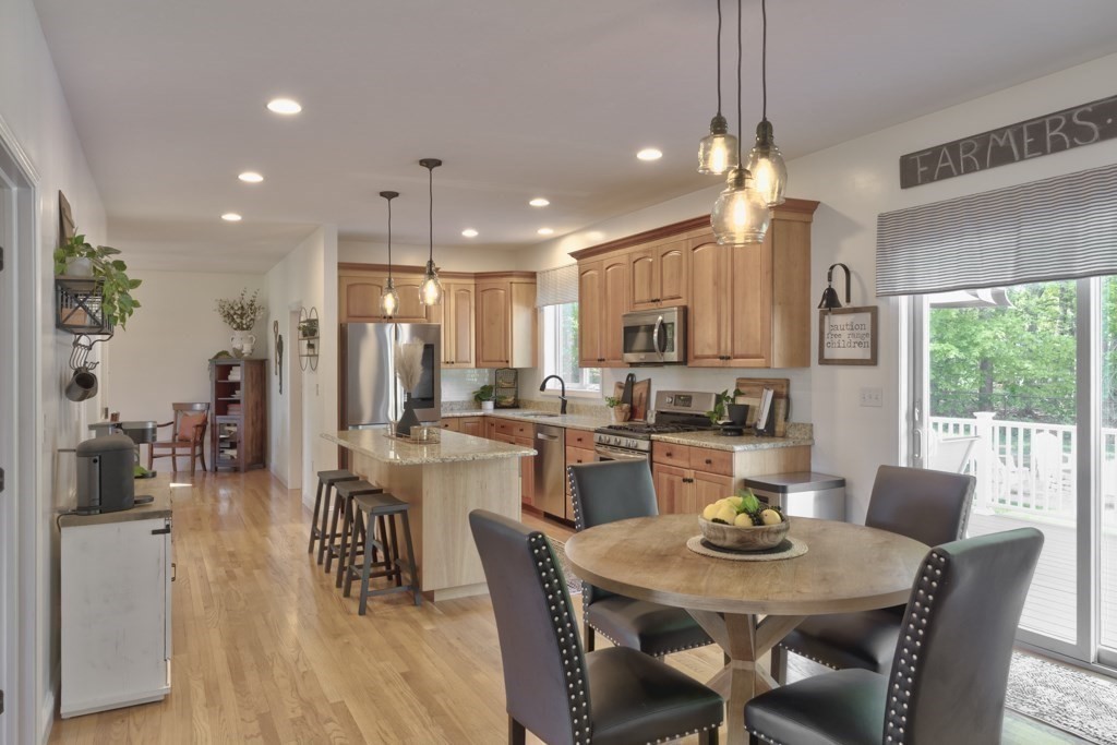 18 Pinedale Road Middleton, MA 01949 - Photo 8 of 29 Gallery Image 8