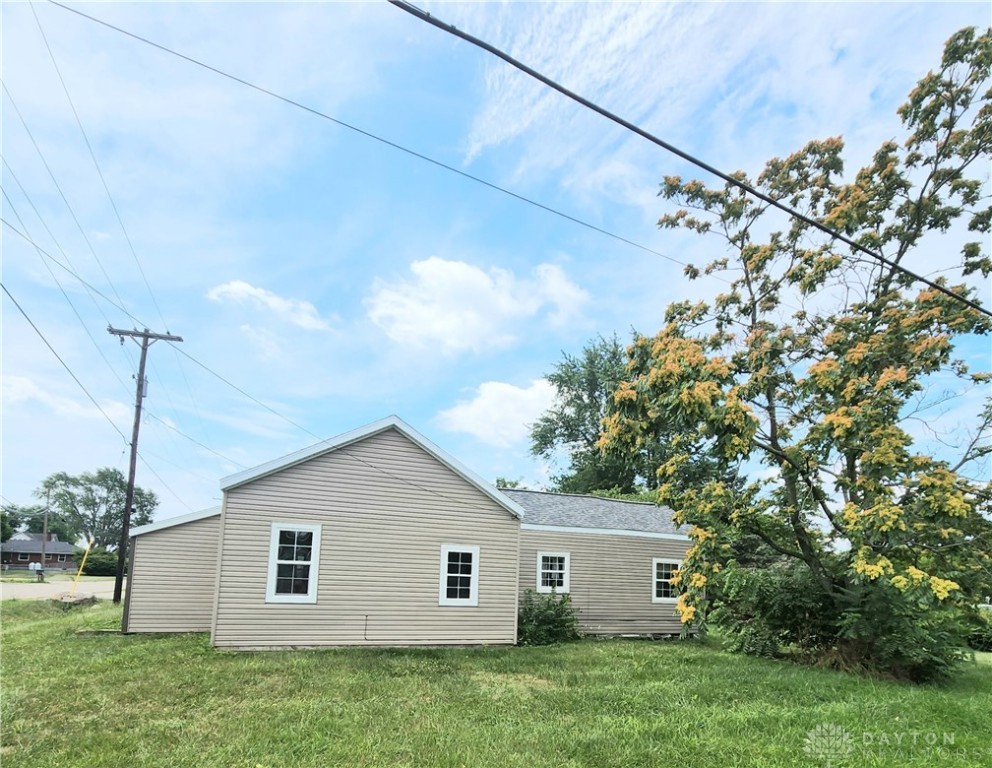8540 South Mann Road Tipp City, OH 45371 - Photo 2 of 23 North Exterior