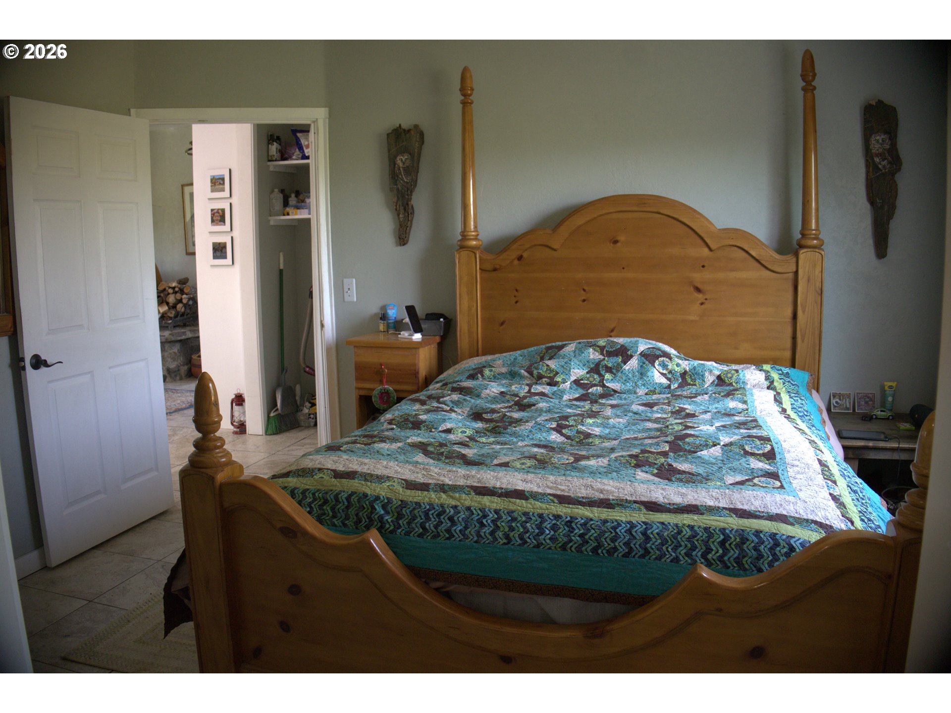 55821 Wildhorse Road Weston, OR 97886 - Photo 23 of 33 a bedroom with a bed and dresser