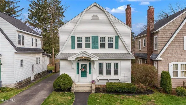 $319,000 | 1472 Baker Avenue, Niskayuna, NY 12309