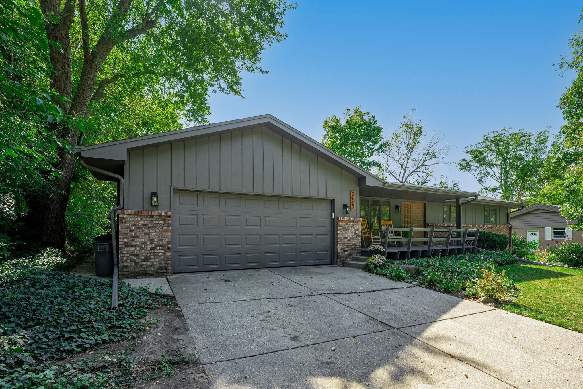 2607 Starkweather Road Rockford, IL 61107 - Photo 2 of 31 Gallery Image 2
