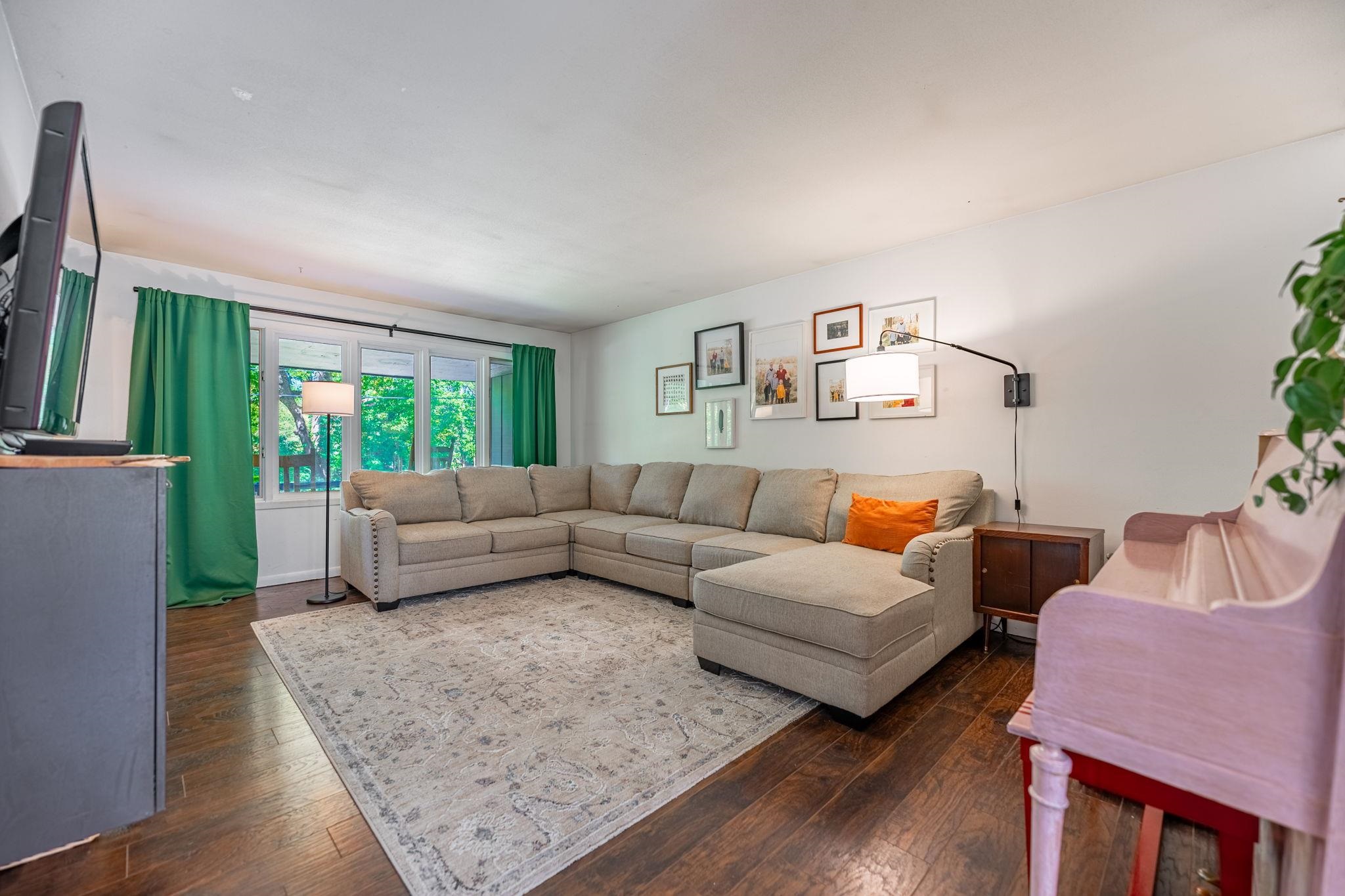 2607 Starkweather Road Rockford, IL 61107 - Photo 5 of 31 Gallery Image 5