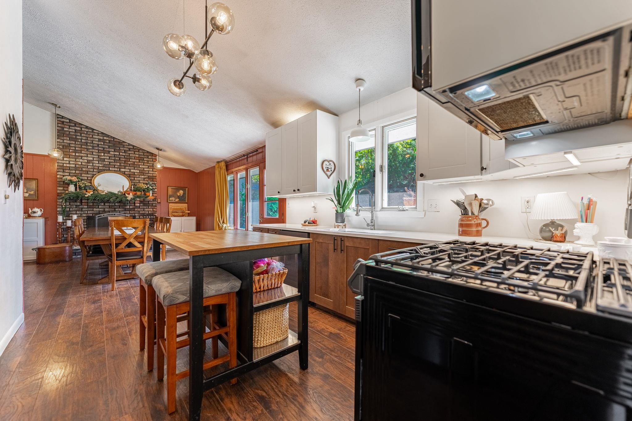 2607 Starkweather Road Rockford, IL 61107 - Photo 9 of 31 Gallery Image 9