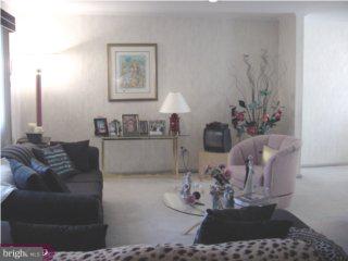 418 Kismet Road Philadelphia, PA 19115 - Photo 2 of 6
