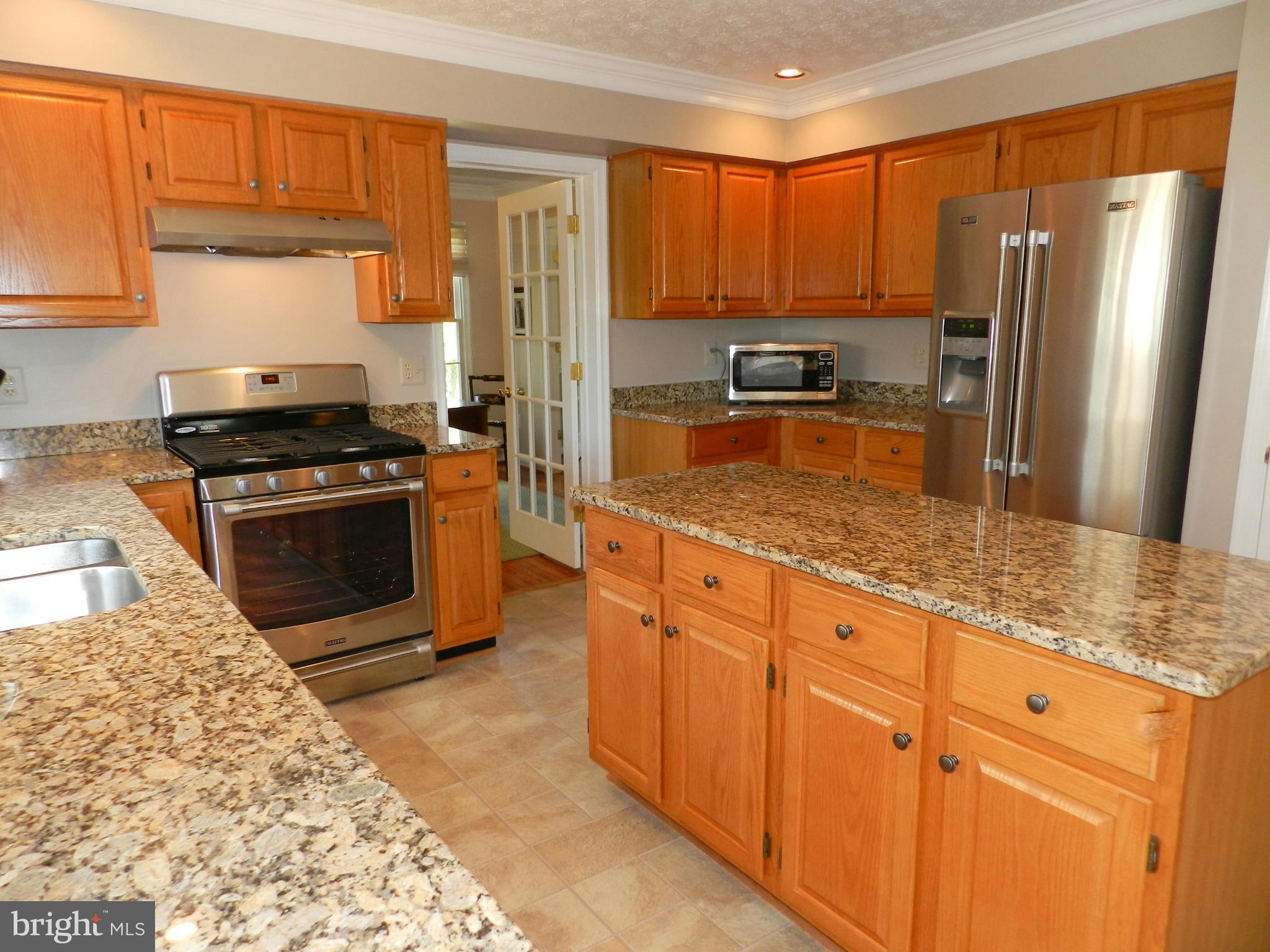 17201 Spates Hill Road Poolesville, MD 20837 - Photo 12 of 30 Kitchen