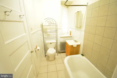 $1,000 | 5139 Pulaski Avenue, Unit 2F, Philadelphia, PA 19144