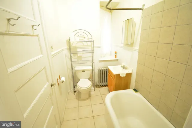 $1,000 | 5139 Pulaski Avenue, Unit 2F, Philadelphia, PA 19144