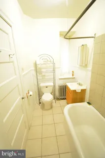 $1,000 | 5139 Pulaski Avenue, Unit 2F, Philadelphia, PA 19144