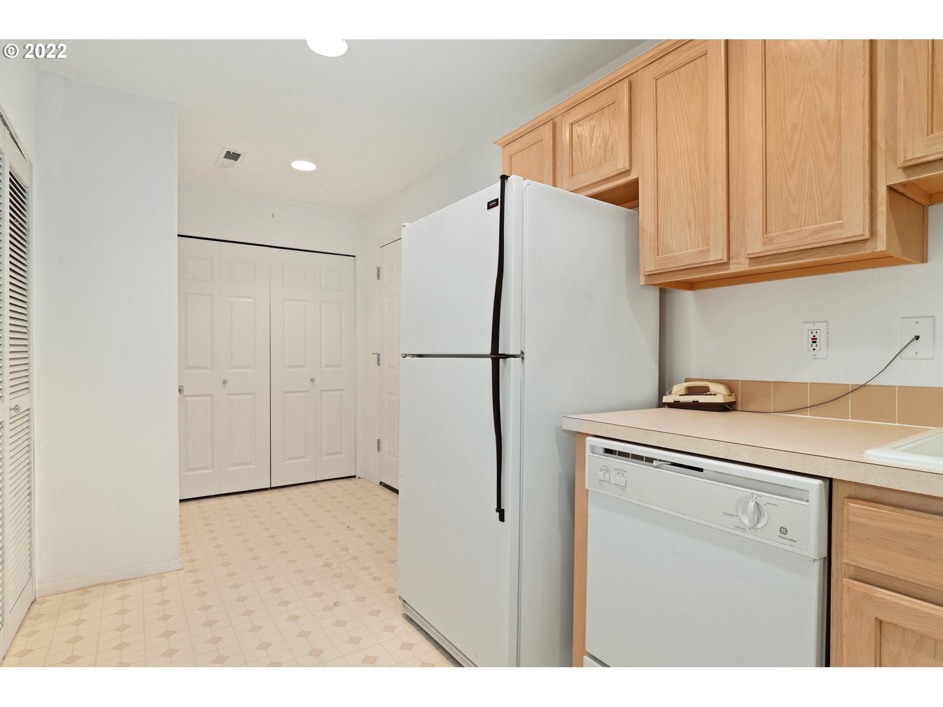 8587 Northeast Rockspring Street Beaverton, OR 97006 - Photo 25 of 30 Gallery Image 25