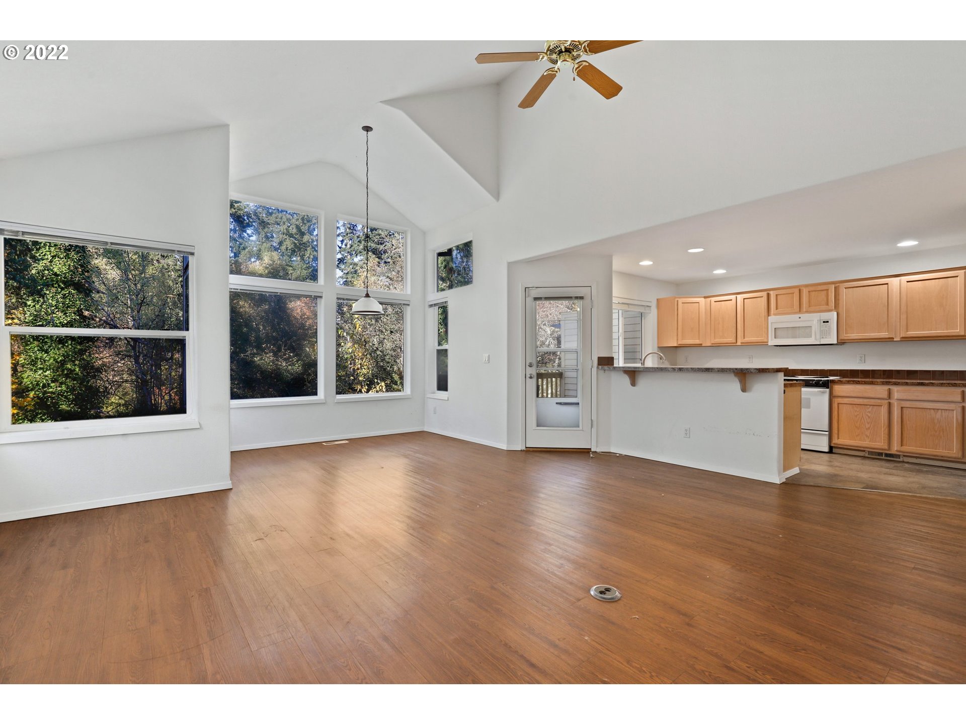 8587 Northeast Rockspring Street Beaverton, OR 97006 - Photo 4 of 30 Gallery Image 4