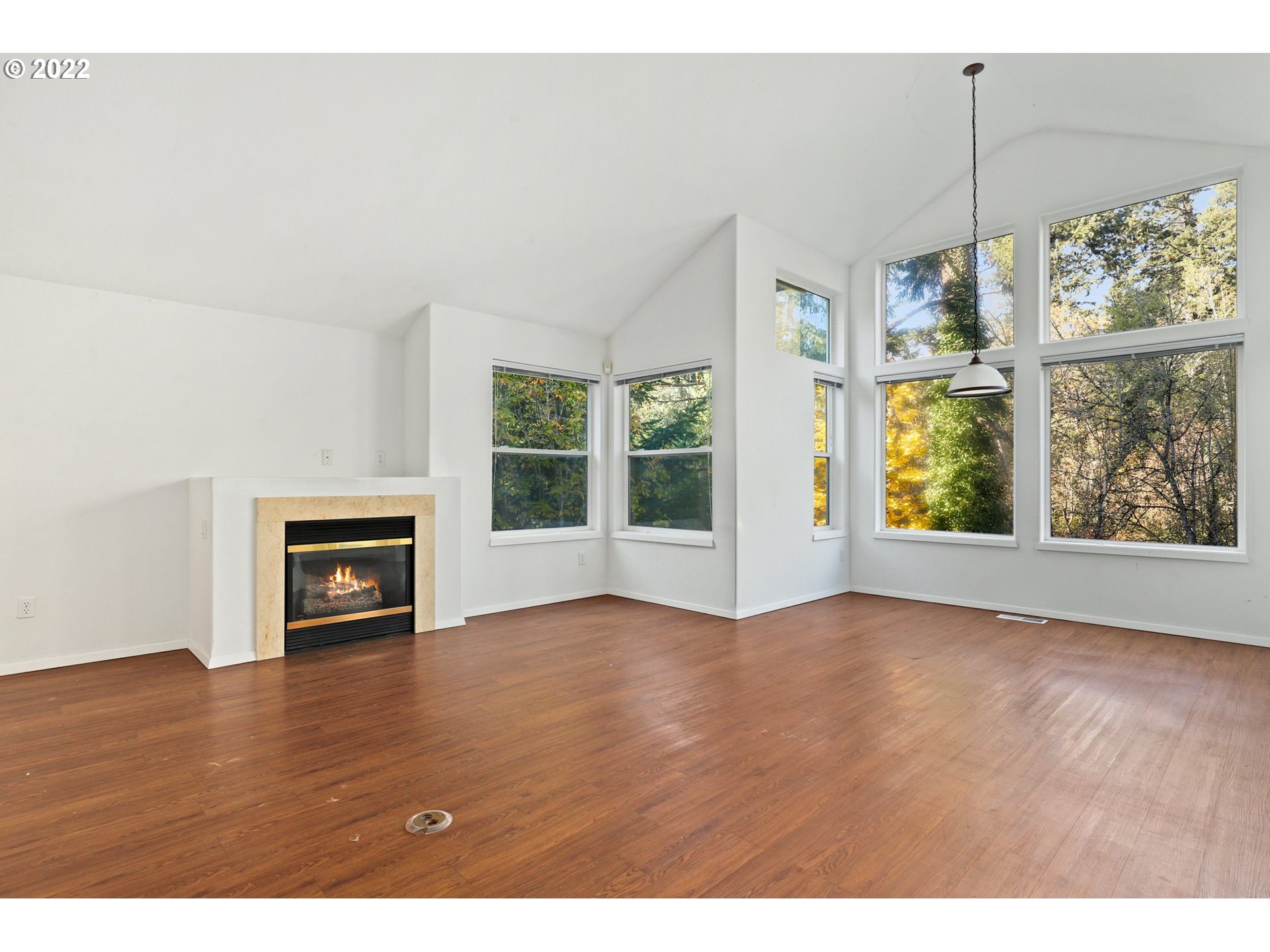 8587 Northeast Rockspring Street Beaverton, OR 97006 - Photo 5 of 30 Gallery Image 5