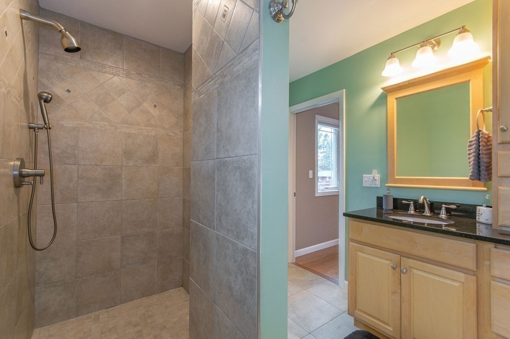 135 Edgewater Road Agawam, MA 01001 - Photo 21 of 42 Gallery Image 21