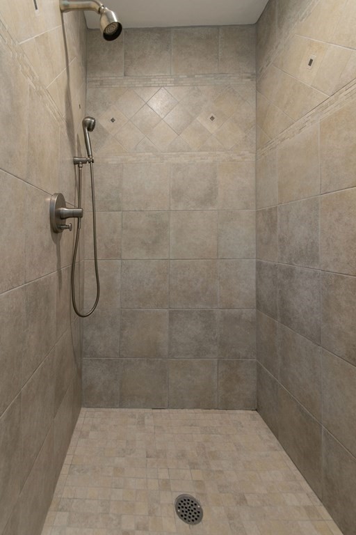 135 Edgewater Road Agawam, MA 01001 - Photo 22 of 42 Gallery Image 22