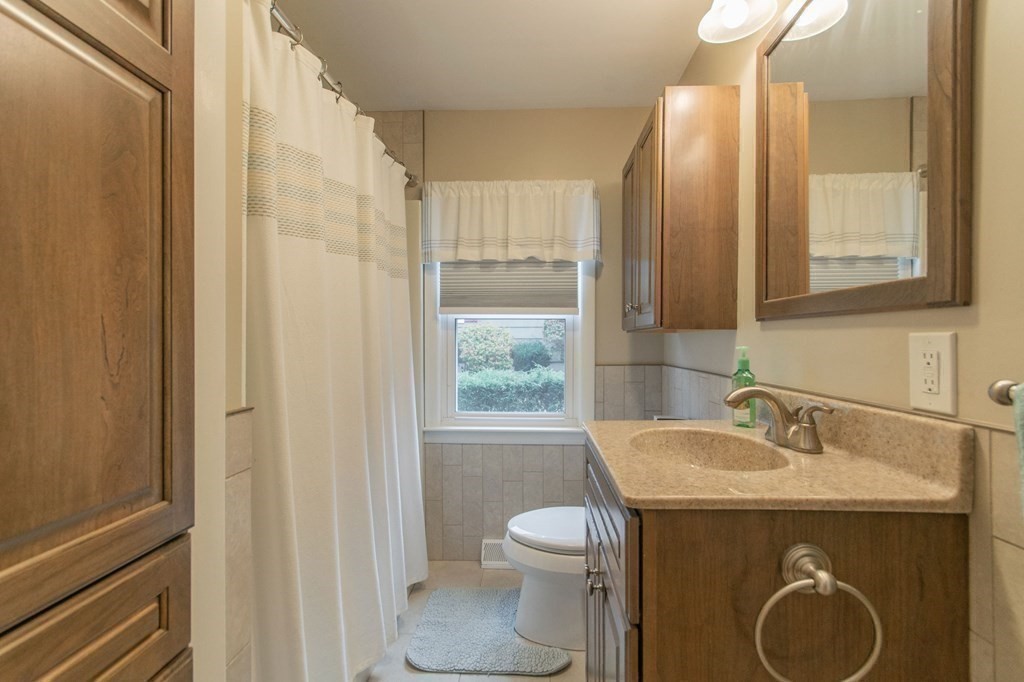 135 Edgewater Road Agawam, MA 01001 - Photo 27 of 42 Gallery Image 27