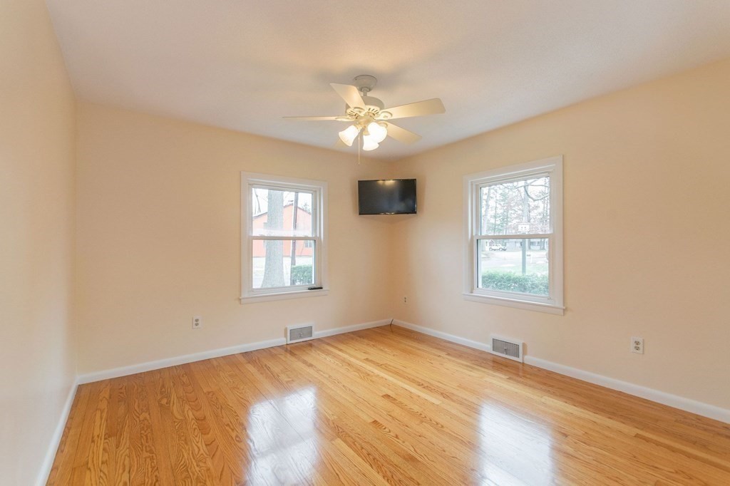 135 Edgewater Road Agawam, MA 01001 - Photo 28 of 42 Gallery Image 28