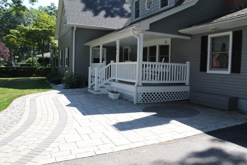 135 Edgewater Road Agawam, MA 01001 - Photo 33 of 42 Gallery Image 33