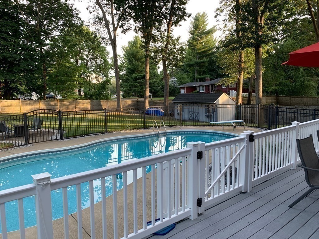 135 Edgewater Road Agawam, MA 01001 - Photo 6 of 42 Gallery Image 6