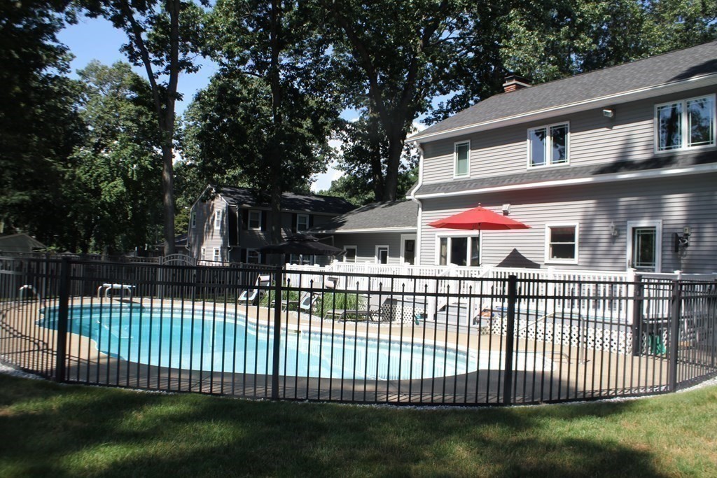 135 Edgewater Road Agawam, MA 01001 - Photo 9 of 42 Gallery Image 9