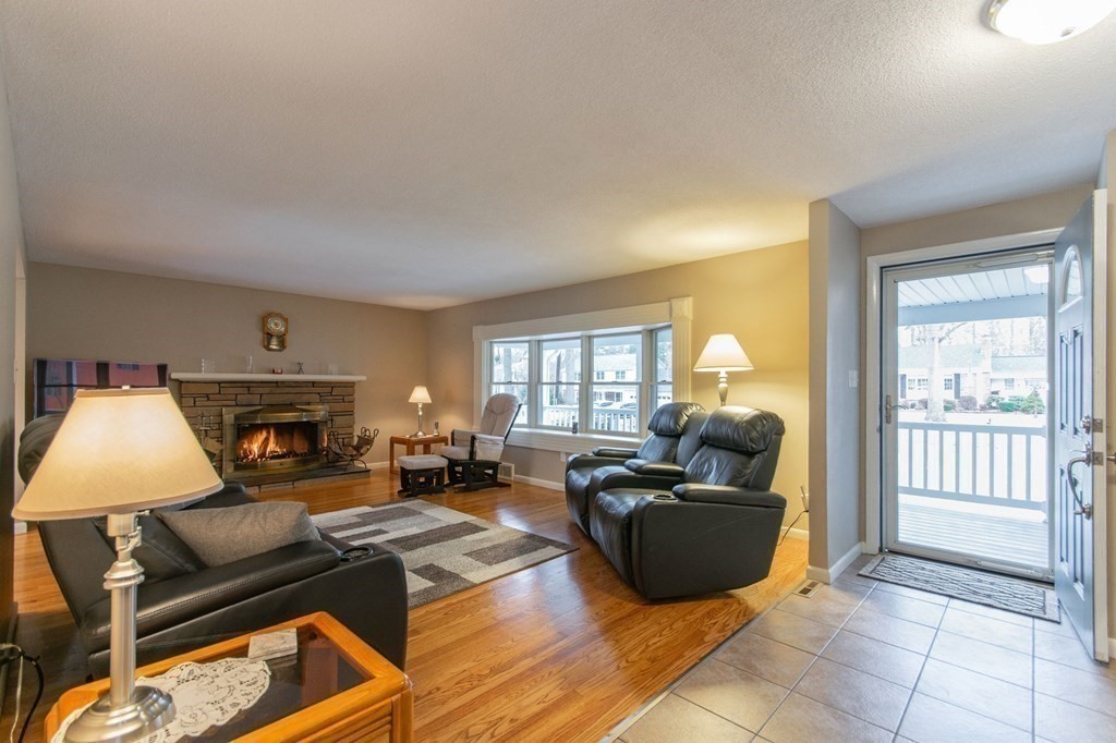 135 Edgewater Road Agawam, MA 01001 - Photo 10 of 42 Gallery Image 10
