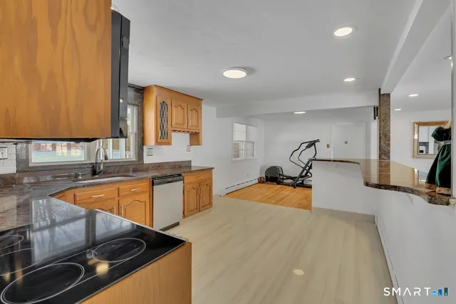 $389,900 | 117 Homecrest Drive, Berlin, CT 06037