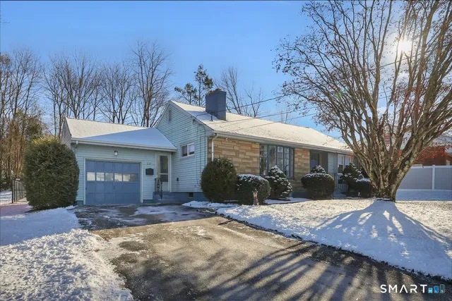 $389,900 | 117 Homecrest Drive, Berlin, CT 06037