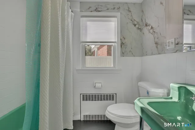 $389,900 | 117 Homecrest Drive, Berlin, CT 06037