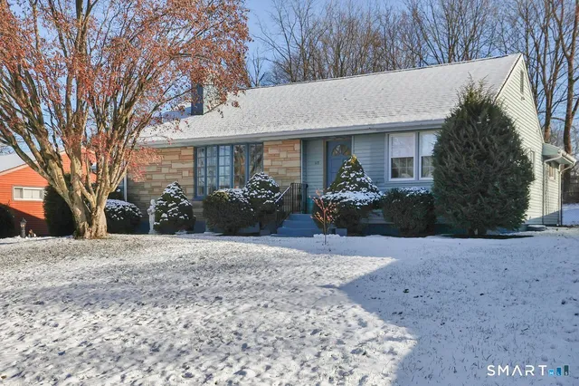 $389,900 | 117 Homecrest Drive, Berlin, CT 06037