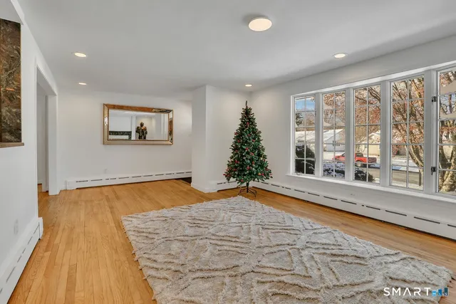 $389,900 | 117 Homecrest Drive, Berlin, CT 06037