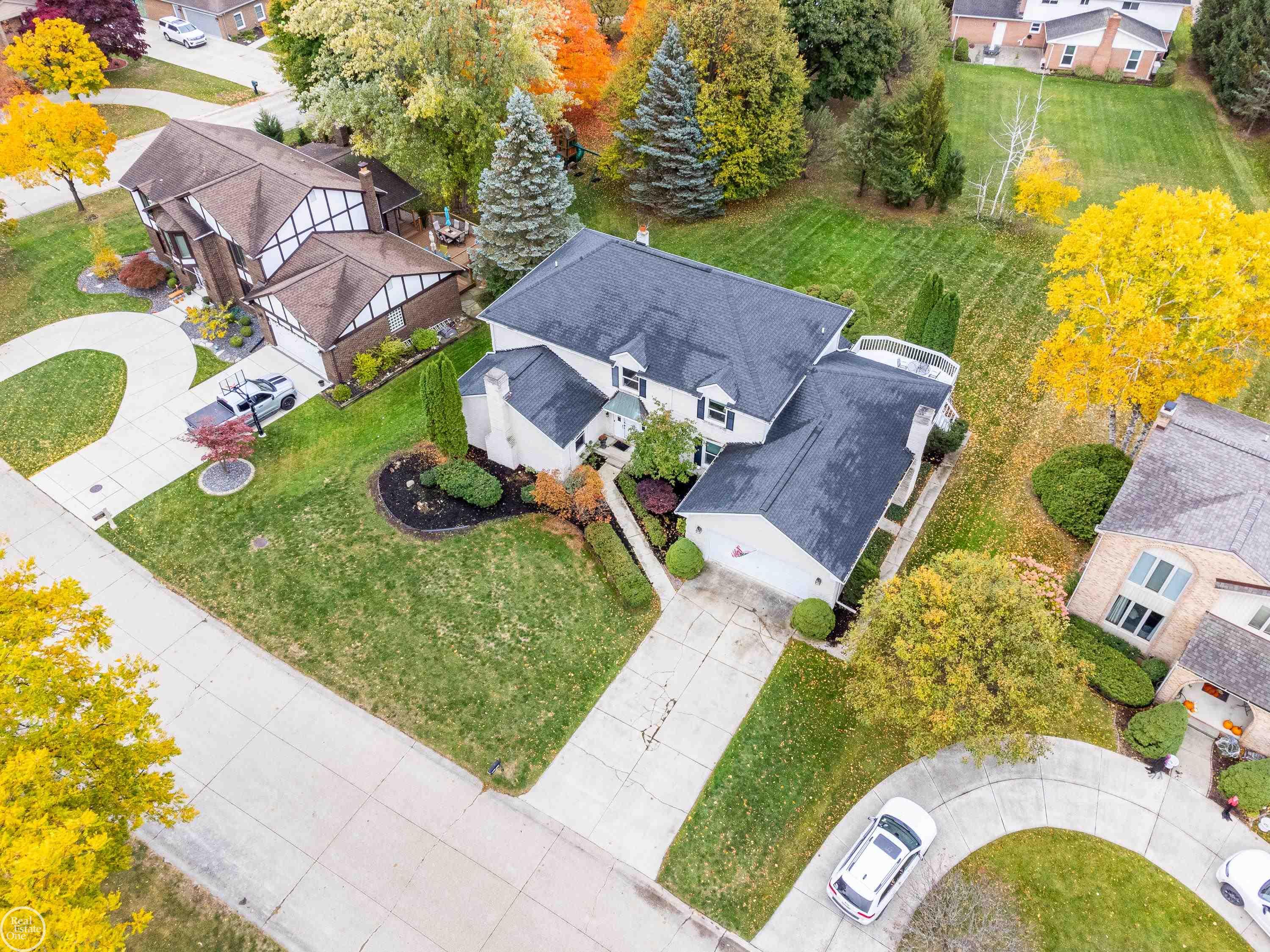 2837 Kilburn Court Rochester, MI 48306 - Photo 9 of 47 50099262-8.JPG