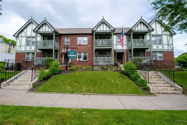 $1,295,000 | 109 Brookford Road, Unit 11, Syracuse, NY 13224