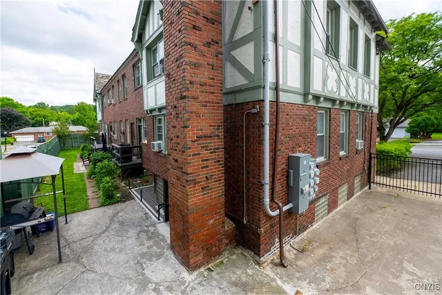 $1,295,000 | 109 Brookford Road, Unit 11, Syracuse, NY 13224