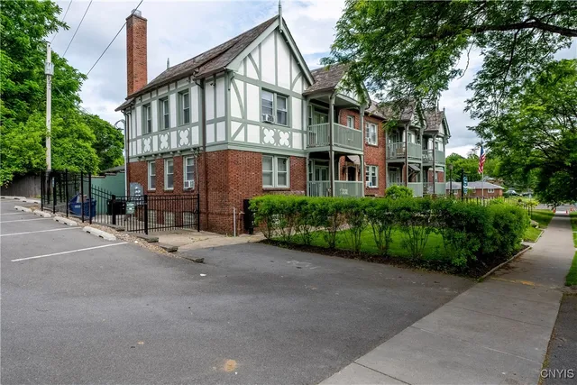 $1,295,000 | 109 Brookford Road, Unit 11, Syracuse, NY 13224