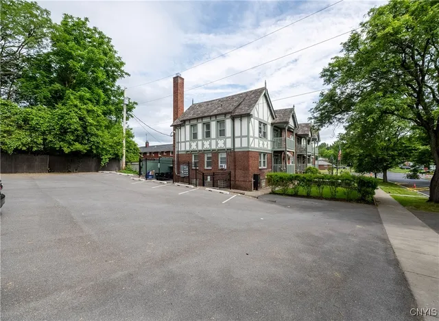 $1,295,000 | 109 Brookford Road, Unit 11, Syracuse, NY 13224
