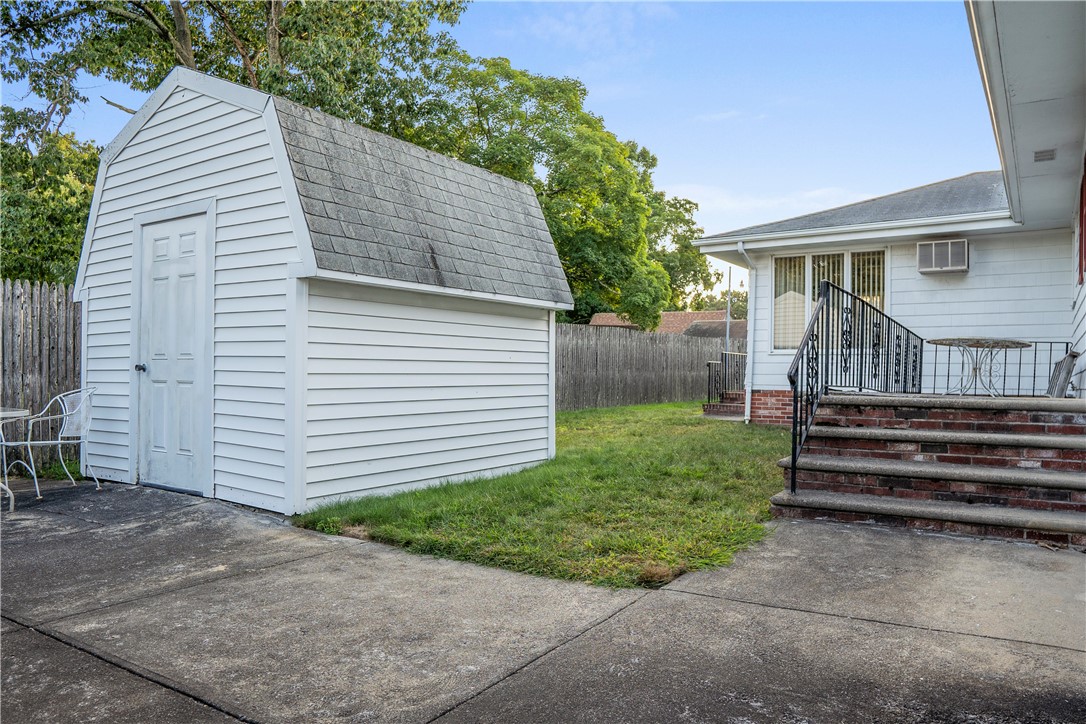 27 Contillo Drive Johnston, RI 02919 - Photo 6 of 22