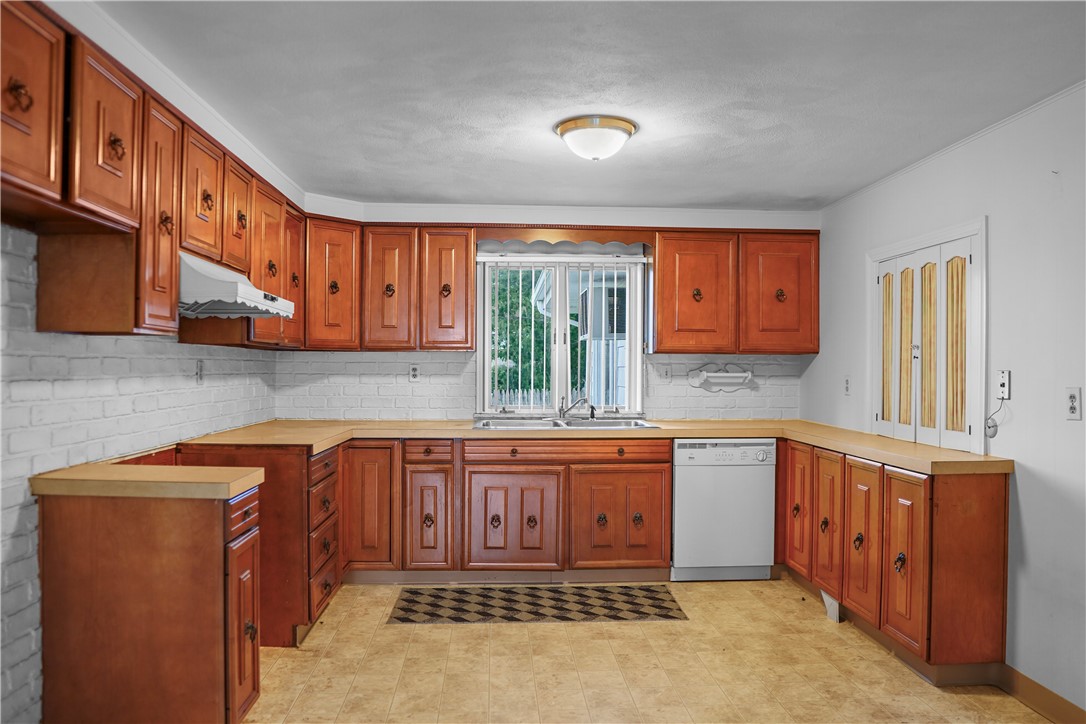 27 Contillo Drive Johnston, RI 02919 - Photo 10 of 22