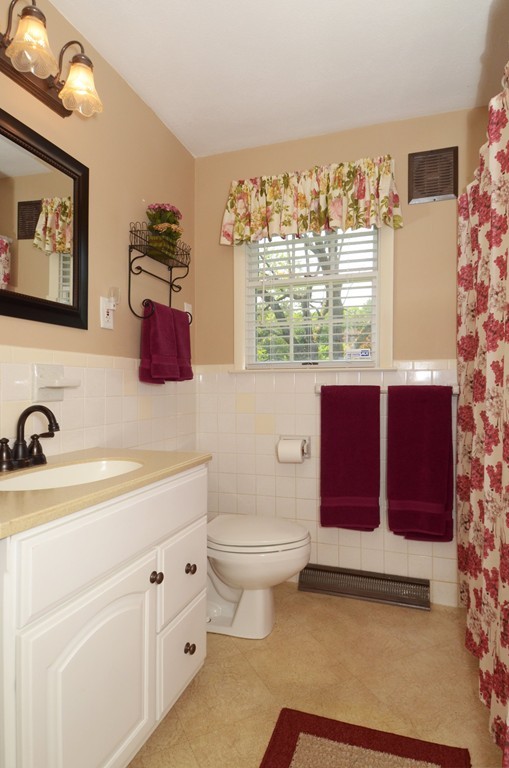 16 Freeman Road Chelmsford, MA 01824 - Photo 19 of 29