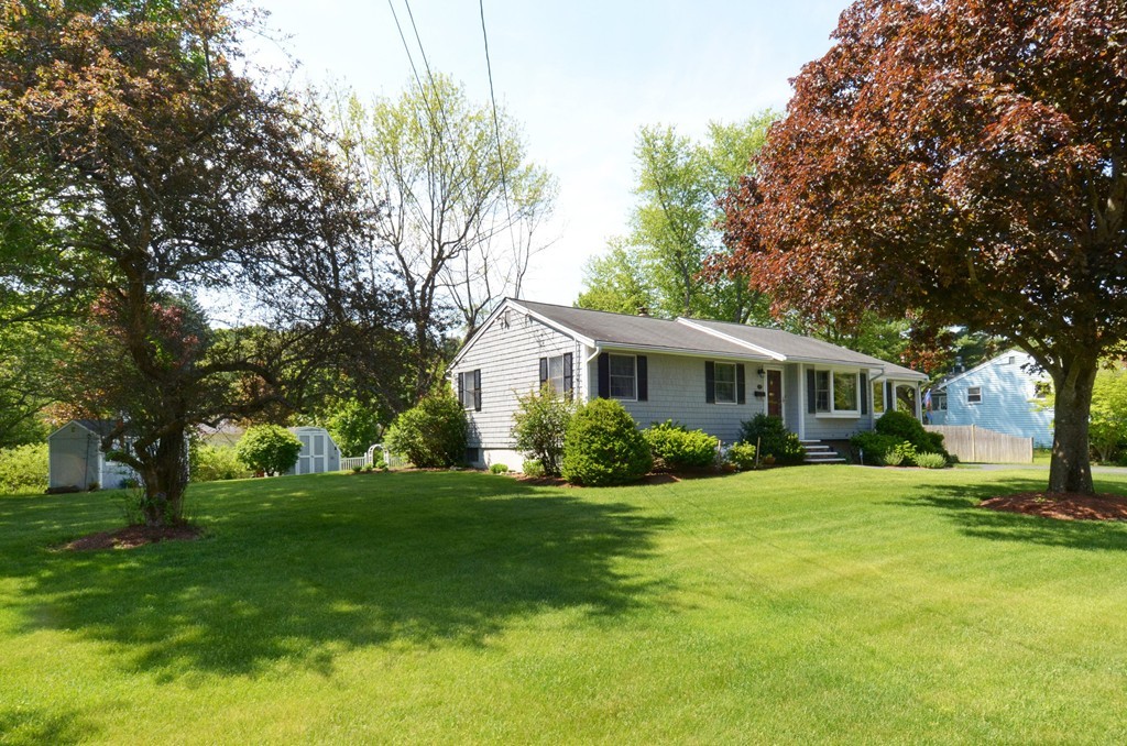 16 Freeman Road Chelmsford, MA 01824 - Photo 3 of 29