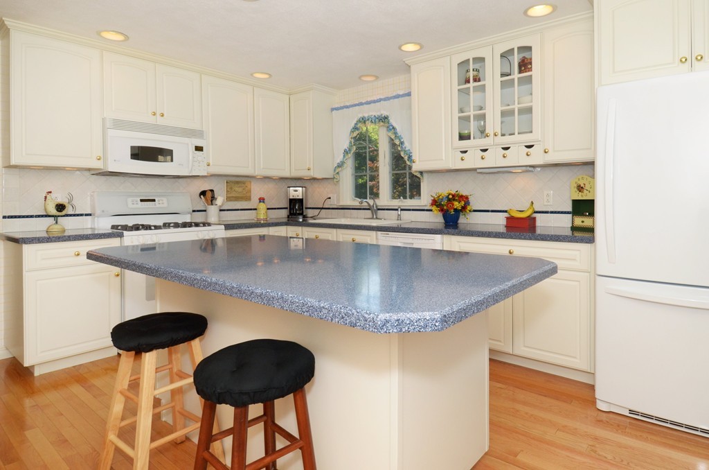 16 Freeman Road Chelmsford, MA 01824 - Photo 9 of 29