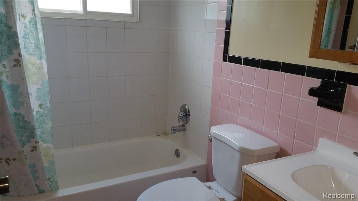 22210 Wick Road Taylor, MI 48180 - Photo 7 of 17 2016-06-16 12.15