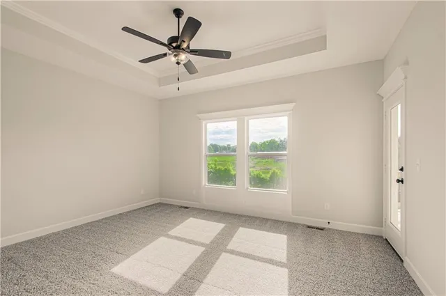 $629,900 | 9810 North Laurel Avenue, Kansas City, MO 64157