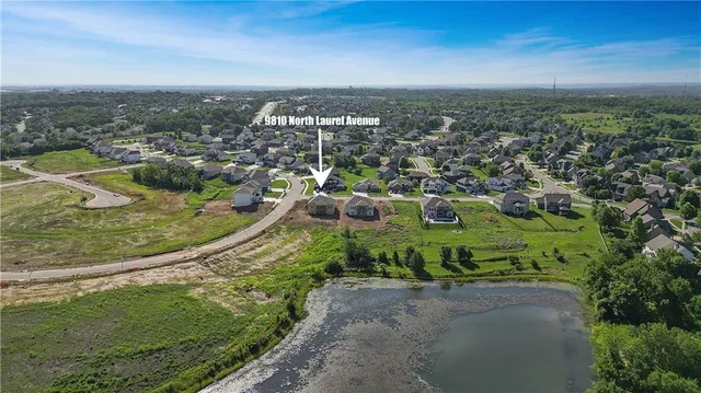 $629,900 | 9810 North Laurel Avenue, Kansas City, MO 64157